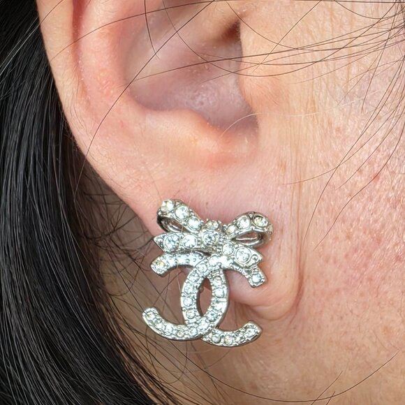 Chanel bowtie Embellish Crystal Earrings - Picture 1 of 2